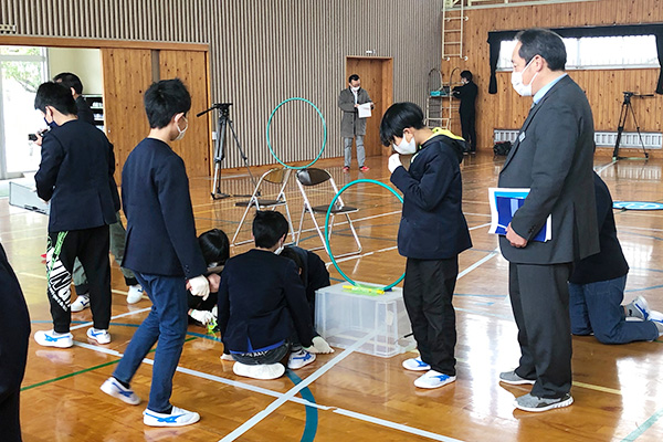 九電ドローンサービスと朝倉市立秋月小学校01